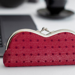 丸いフォルムの眼鏡専用がま口金具が可愛い眼鏡ケース