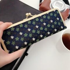 西陣織のオシャレながま口タイプのマスクケース/撥水加工・西陣織シルク・抗菌・抗ウイルス・がまぐちマスクケース・小花吹雪・日本製