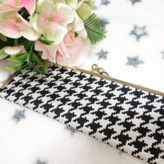 とにかくコンパクト/撥水加工・西陣織シルク・抗菌・抗ウイルス・がまぐちマスクケース・千鳥格子・日本製