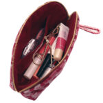 西陣織シルク・シェル型ポーチ・京組紐引手・迷彩グレンチェック・レッド迷彩・化粧品入れたイメージ