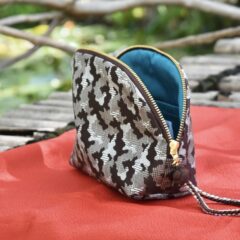 和風モダンな雰囲気がお気に入り♪軽くて使いやすい組紐ポーチ/西陣織シルク・シェル型ポーチ・京組紐引手・迷彩グレンチェック・ブラウン迷彩・日本製