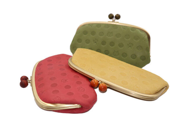 ねこがとっても可愛い牛革財布 カラバリ