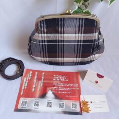 コンパクトなのに大容量👍️/撥水加工・西陣織シルクネップ・がまぐちポシェット・メランジチェック・チャコールブラック・日本製