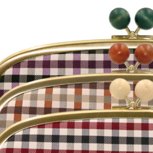 片手で簡単開け閉め！がまぐちの魅力