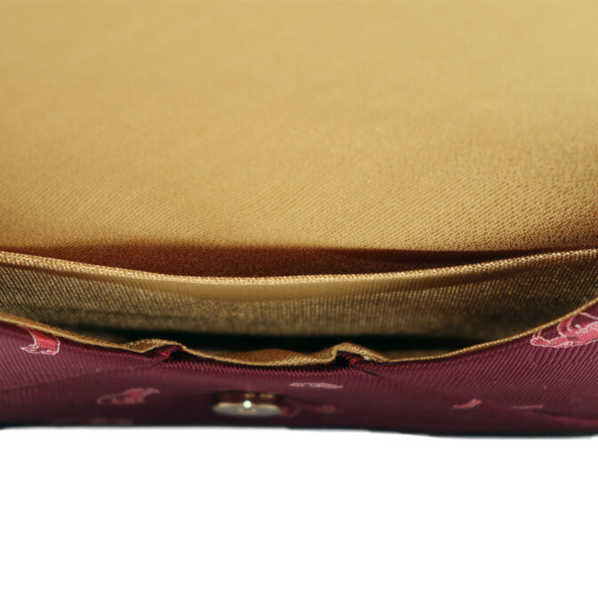 ねこクラッチ　内側拡大