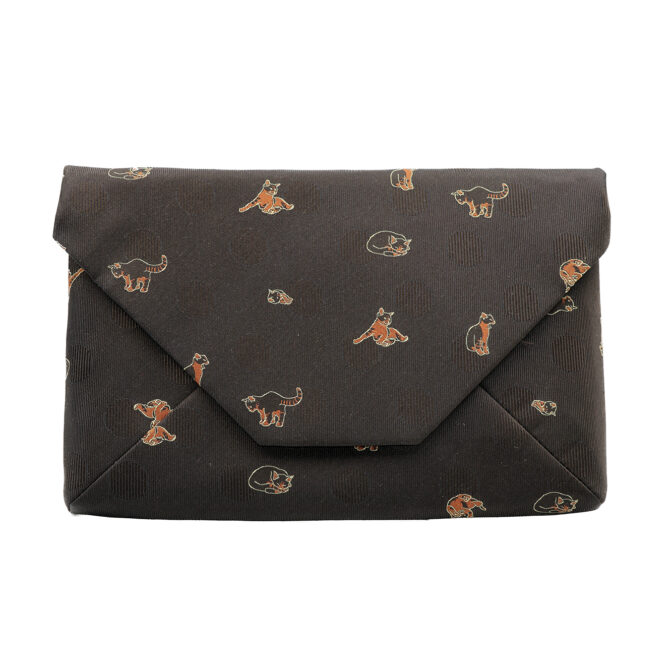 ねこクラッチ　正面　ブラウン