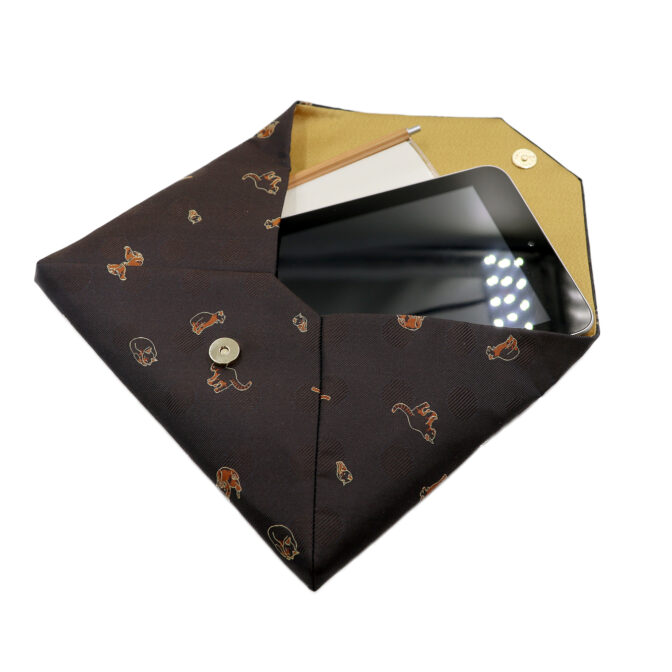 ねこクラッチ　開けた状態