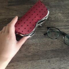 キラキラ上品!/西陣織シルク×艶やかナイロン・山型眼鏡ケース・水玉・スパークリングレッド・日本製