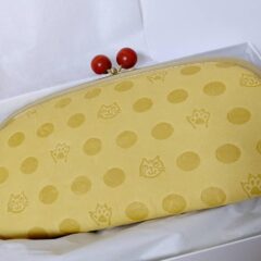 抗菌・抗ウイルスの猫柄財布/ねこと肉球の型押しが可愛い・牛革・抗菌・抗ウイルス加工・がま口長財布・萱草色（かんぞういろ）・日本製