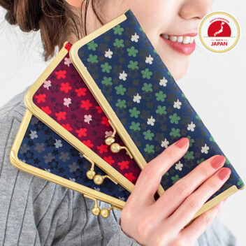 撥水加工・西陣織シルク・「抗菌・抗ウイルス」加工・がま口マスクケース・伝統工芸・薄型・軽量・小花吹雪・花柄・レディース・日本製